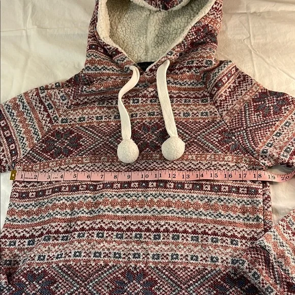 Derek Heart Multicolor Nordic Patterned Hoodie - Picture 4 of 7